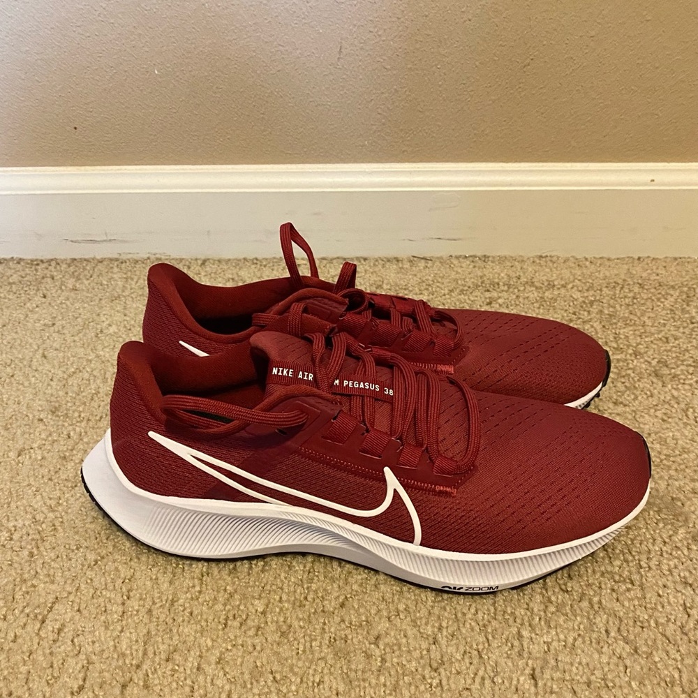Nike Men's Air Zoom Pegasus 38 Running Shoe
